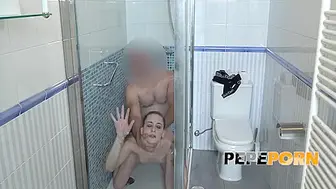 Amateur Dude Gets A Sexy Surprise In The Shower. Sex With Anita Teen 18+!