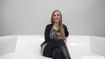 Cute Renata Auditions - Suzie Sun Scissoring