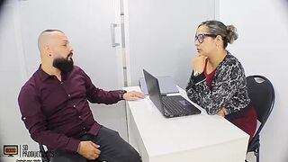 A Cambio De Un Aumento De Sueldo Me Follo A Mi Jefe - Parte 1 - Porno En Espanol